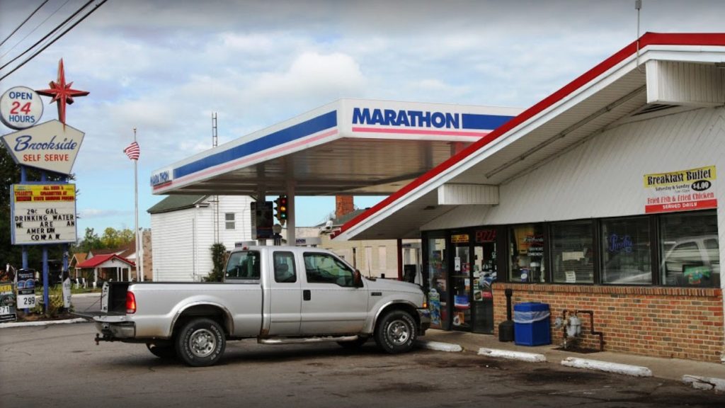 van_wert_brookside_convenience_store_bus_stop | Barons Bus